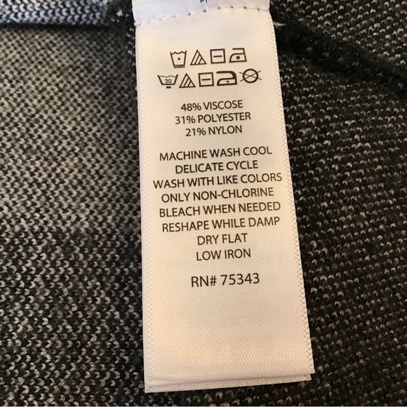 TAHARI SWEATER XL, Long sleeve, classy in charcoal gray & white - Picture 9 of 10
